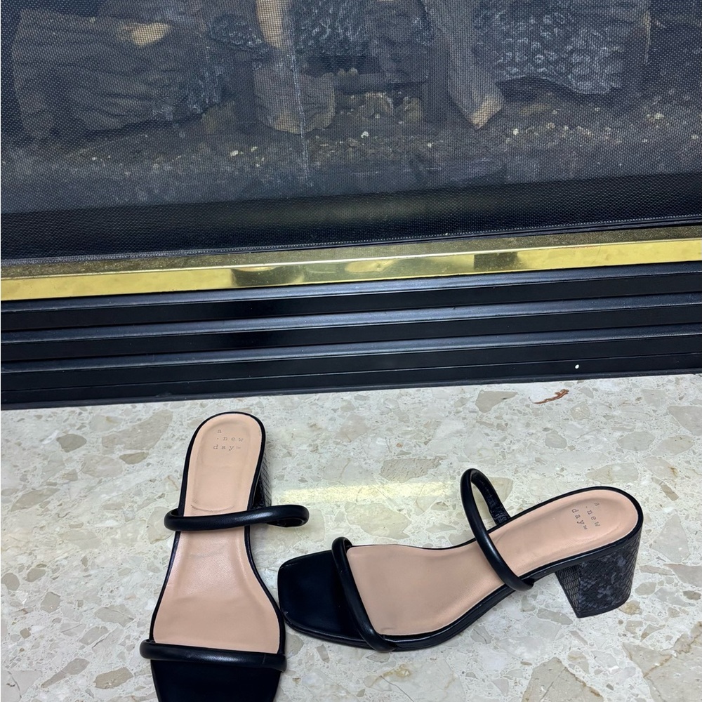 Black Women's Heeled Sandals